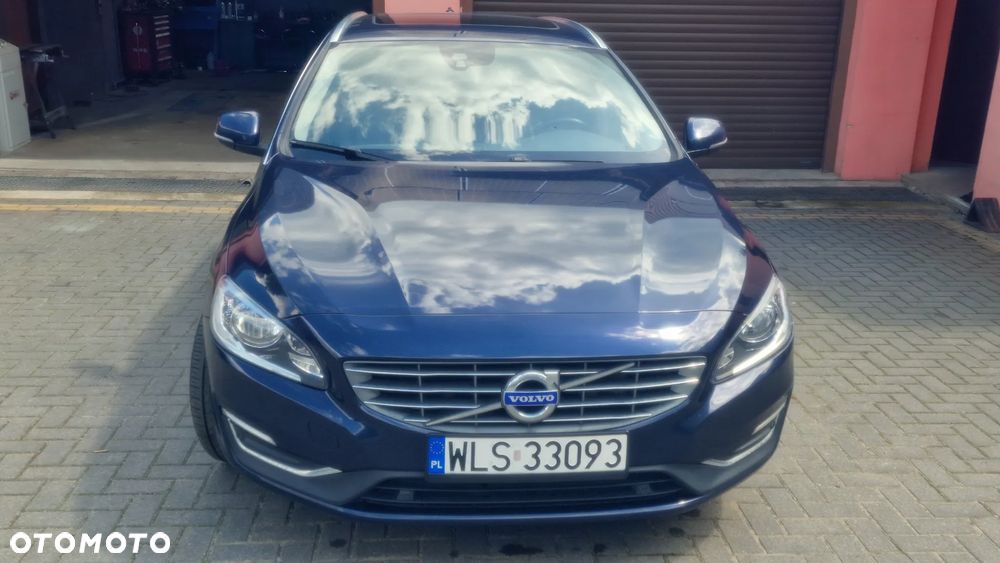 Volvo V60 T5 Drive-E Dynamic Edition (Momentum) - 2