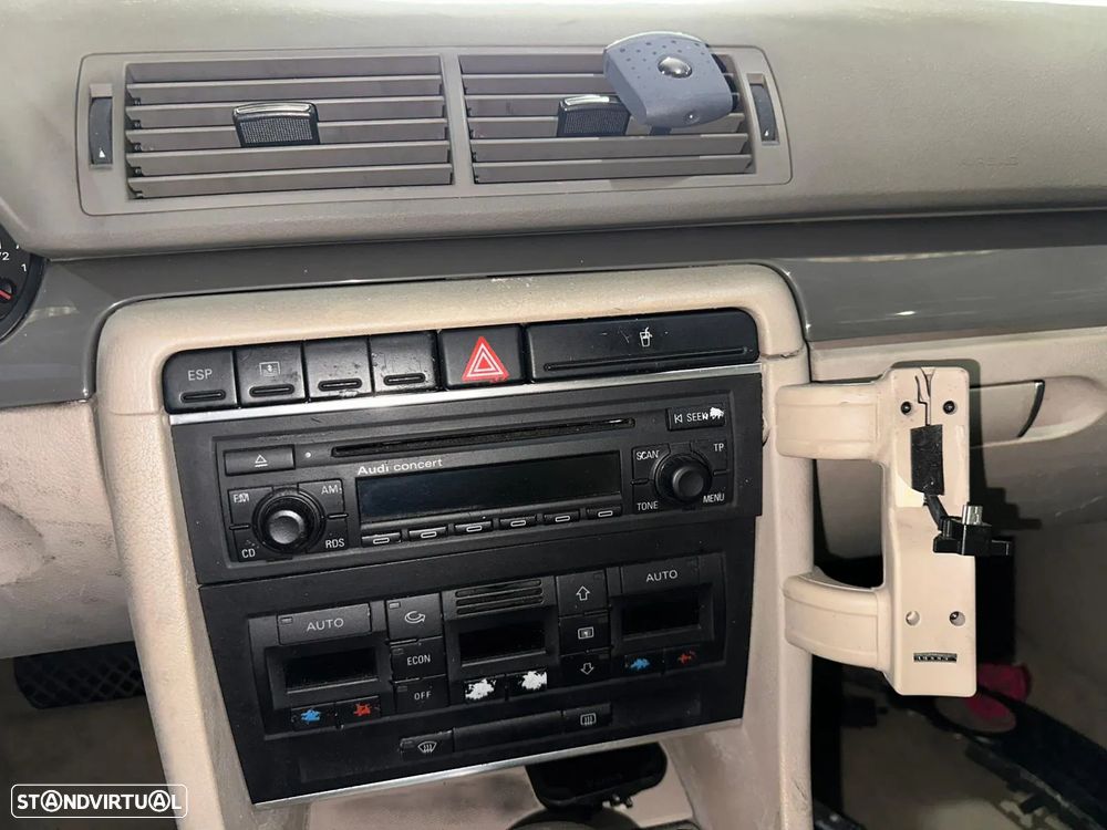 Audi A4 2.5 TDI Caixa Aut. de 2003 para peças - 8