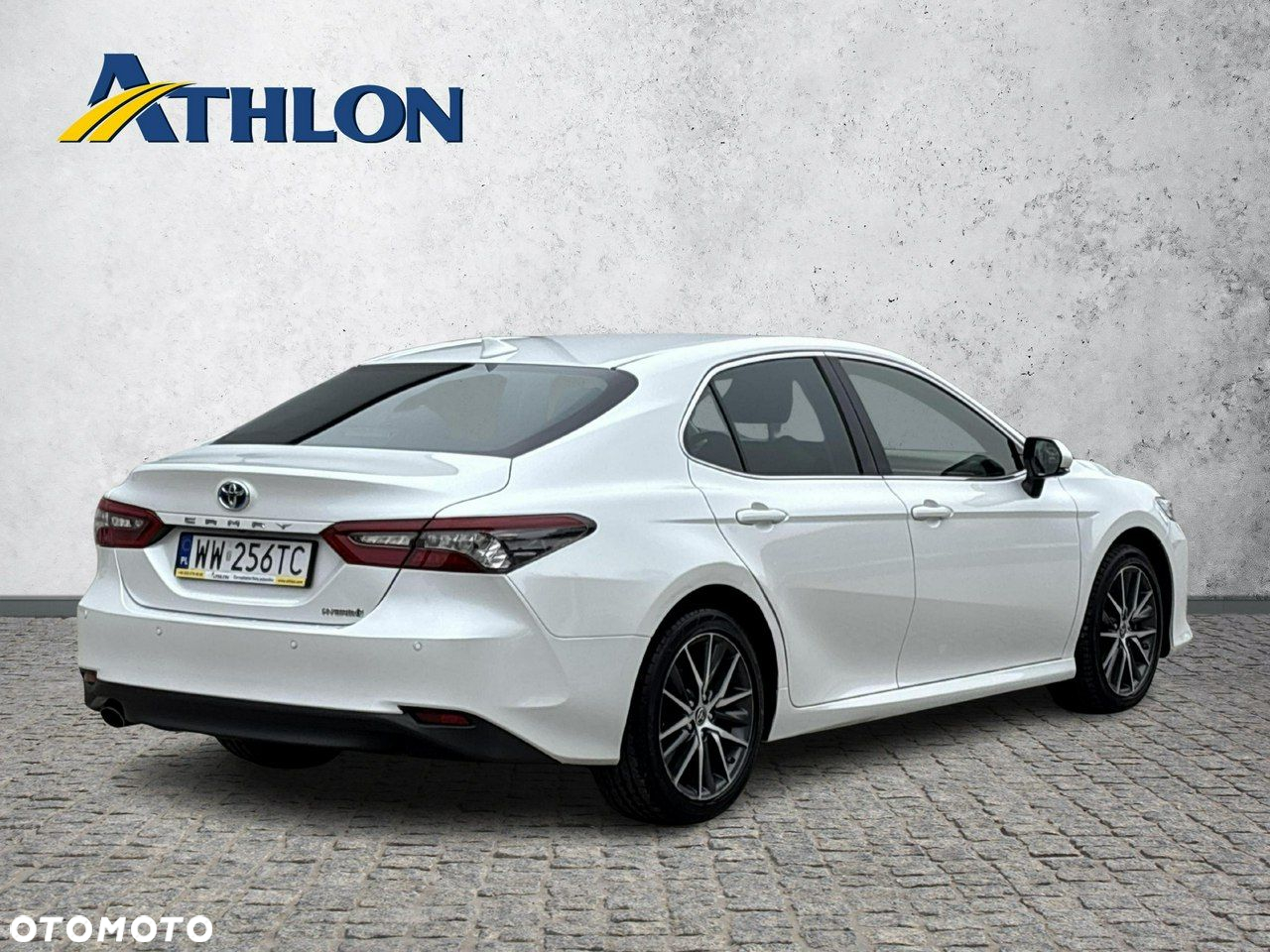 Toyota Camry - 5
