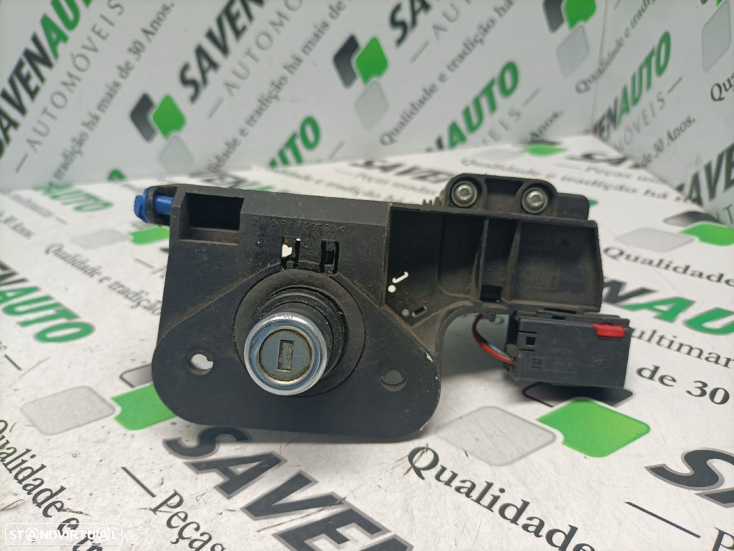 Interruptor / Switch / Botão Da Mala Opel Corsa C (X01) - 1