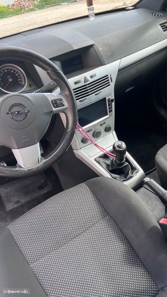 Opel Astra GTC 1.3 CDTI - 17