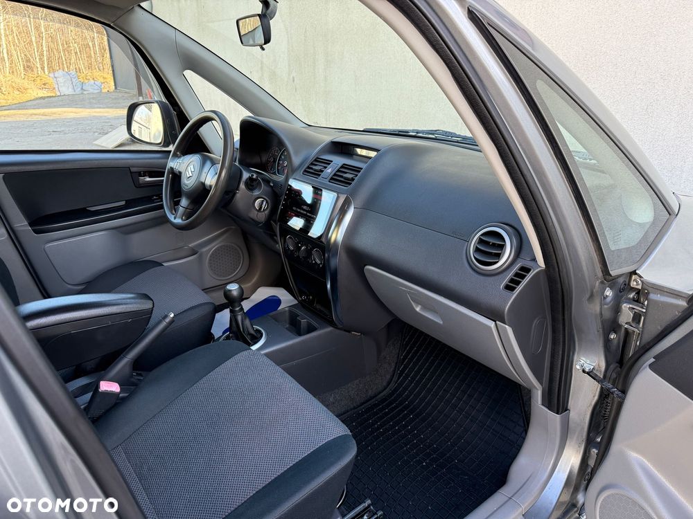 Suzuki SX4 1.6 GS / Premium 4WD - 15