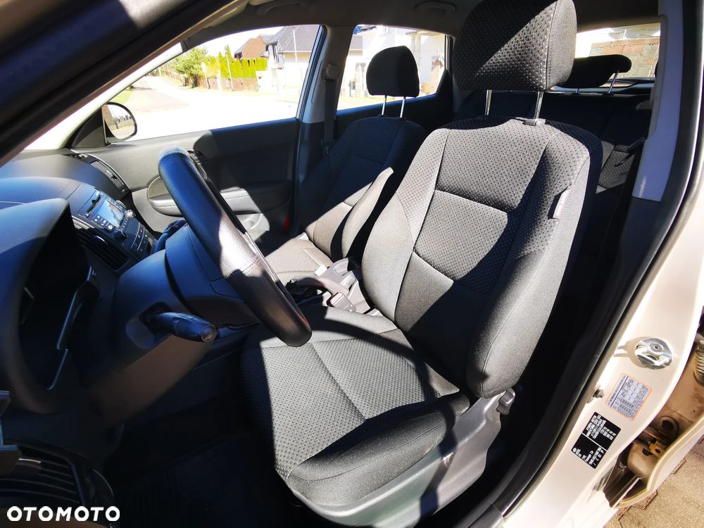 Hyundai i30 1.4 Base - 27