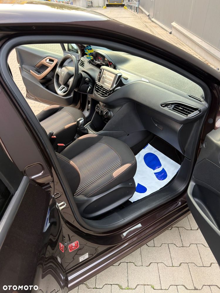 Peugeot 208 PureTech 82 Start & Stop Allure - 22