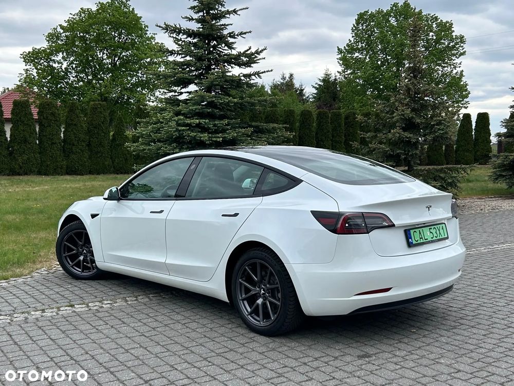 Tesla Model 3 - 11