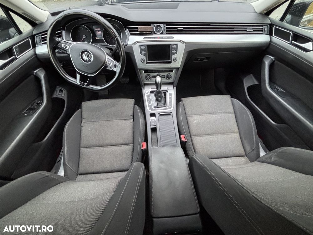 Volkswagen Passat - 11