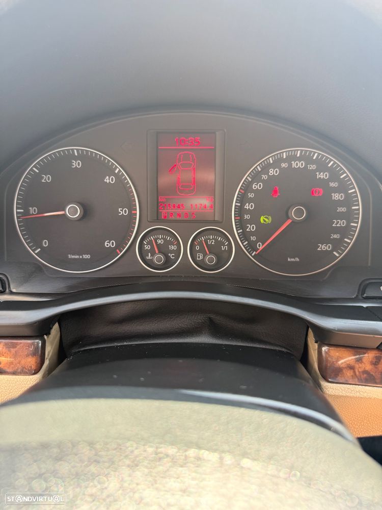 VW Jetta - 12