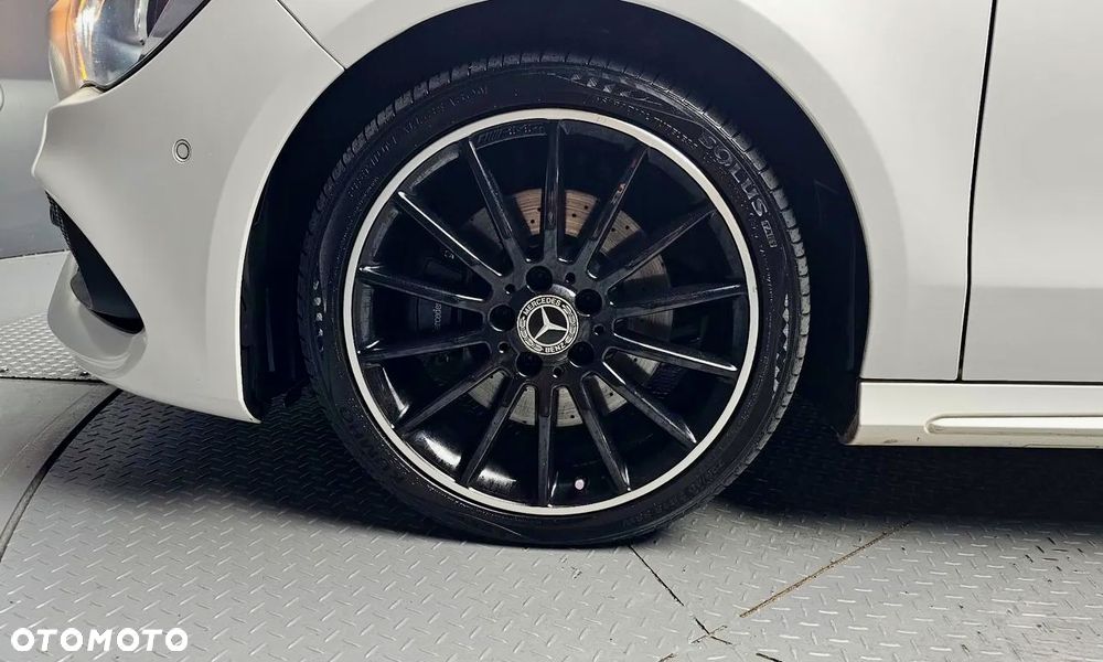 Mercedes-Benz CLA 250 4Matic 7G-DCT AMG Line - 6