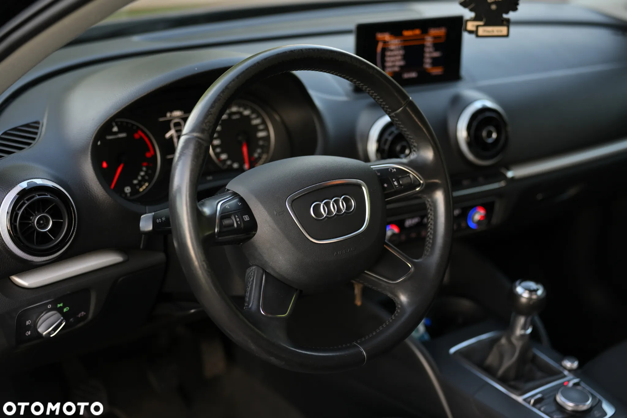 Audi A3 1.6 TDI DPF Attraction - 32