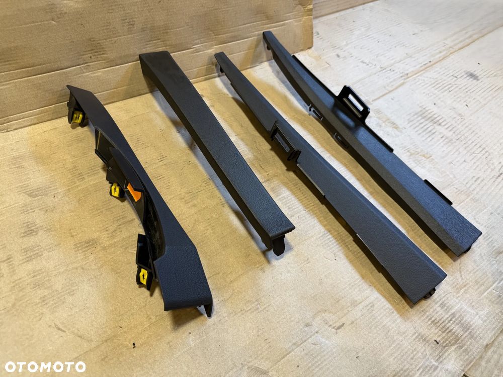 Osłona zaślepka deski Renault Captur II  681081408R  681087572R  689208858R  689215499R  OE - 3