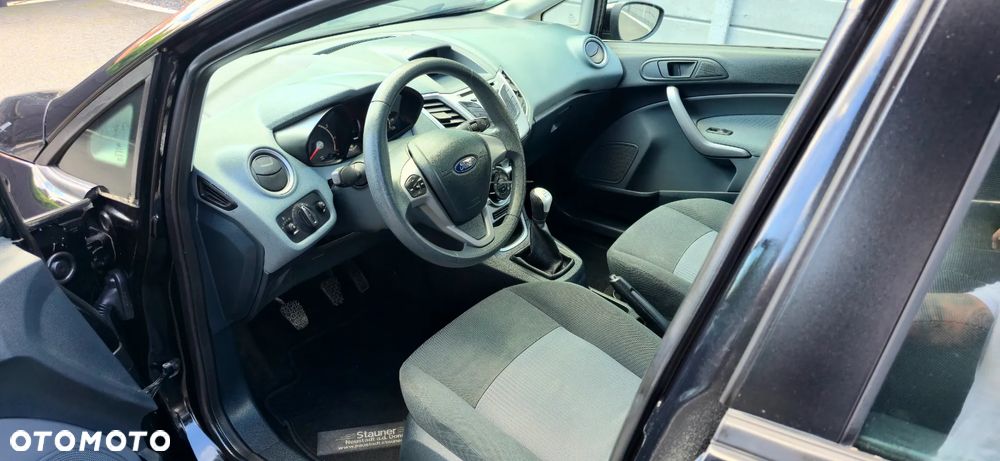 Ford Fiesta - 12