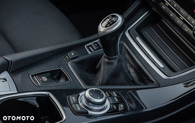 BMW Seria 5 525d - 34