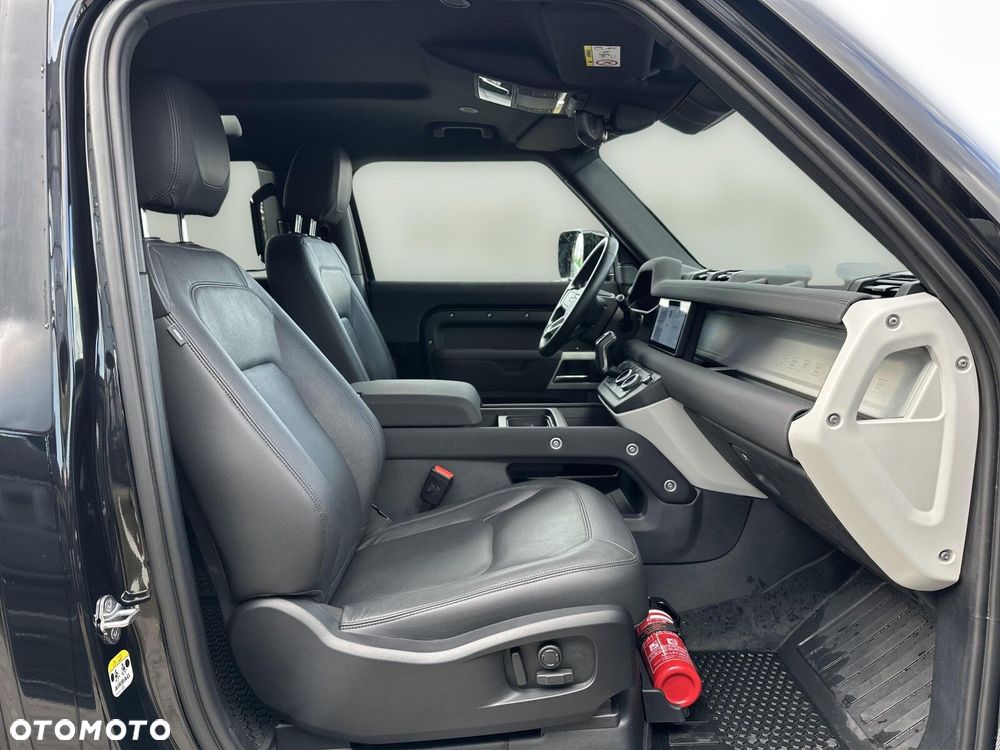 Land Rover Defender - 13