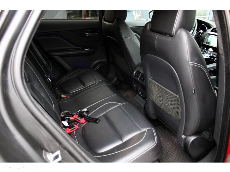Jaguar F-Pace 2.0 i4D AWD R-Sport - 12