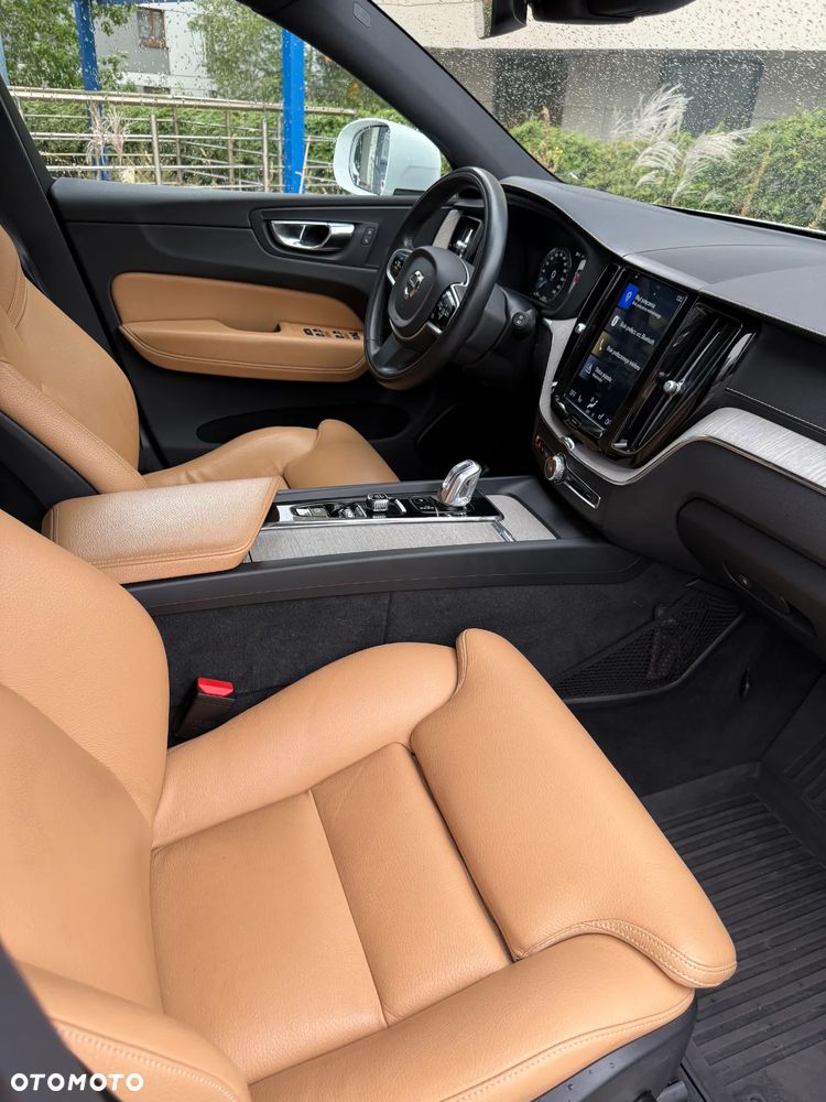 Volvo XC 60 T8 AWD Recharge Geartronic Inscription - 25