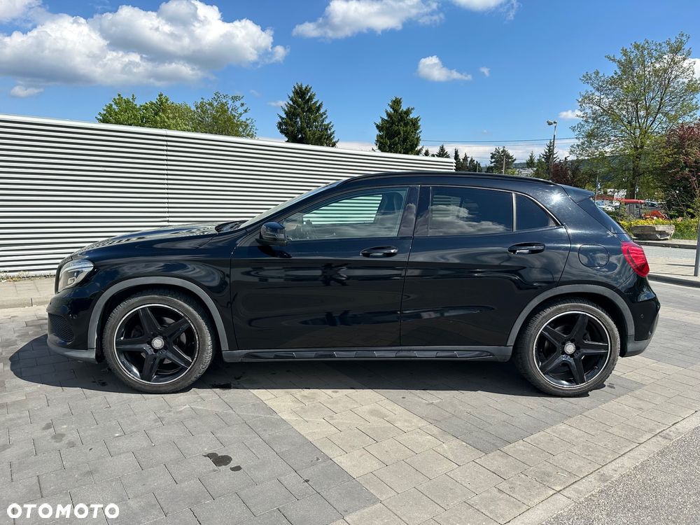 Mercedes-Benz GLA 250 4-Matic - 8