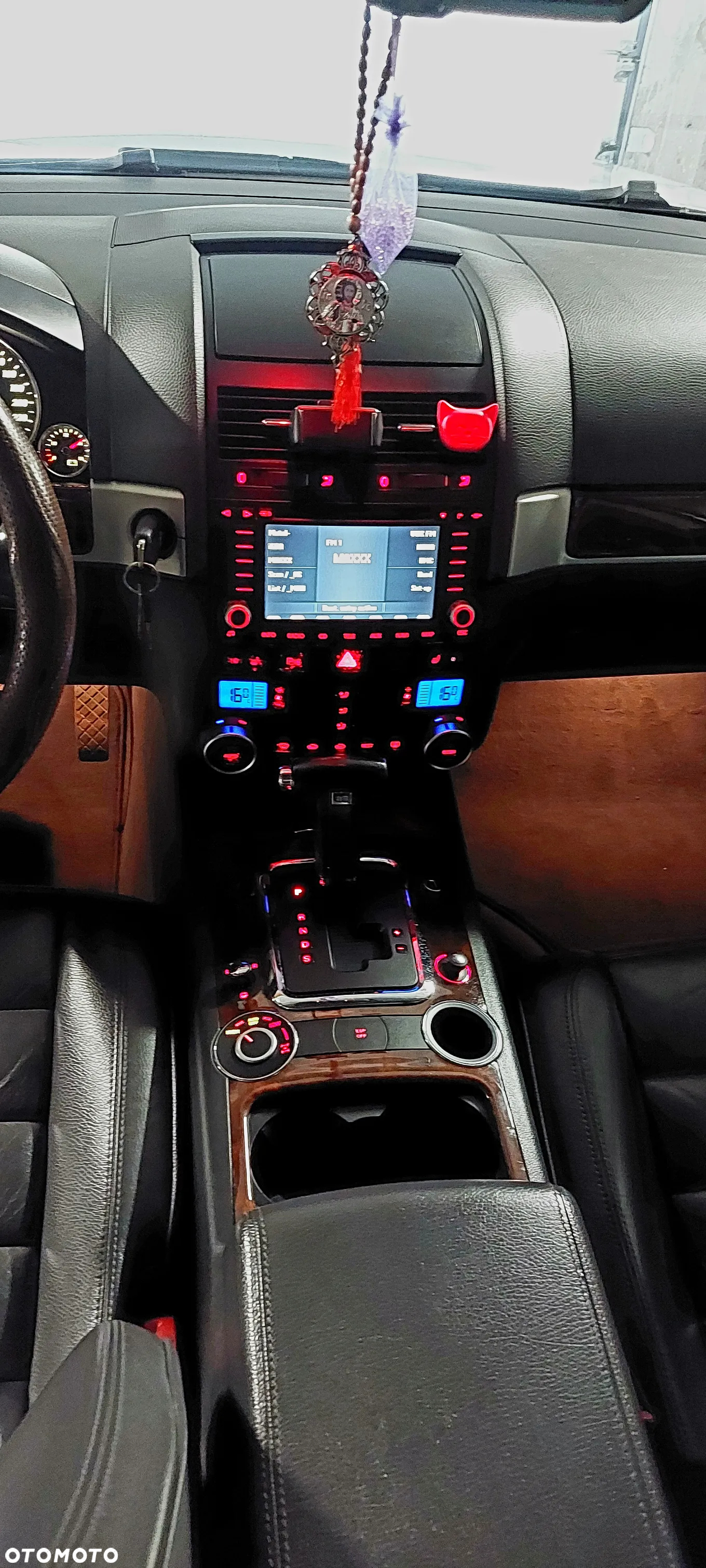Volkswagen Touareg - 21