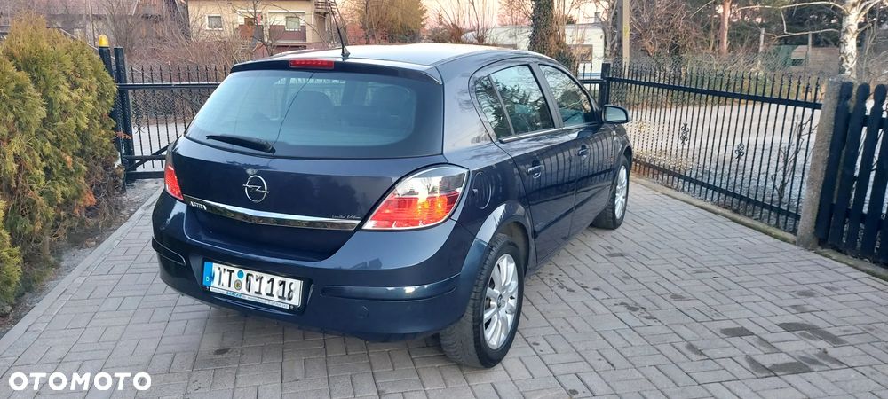 Opel Astra 1.8 Edition Plus - 10