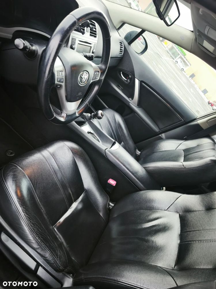 Toyota Avensis 2.0 D-4D Premium - 14