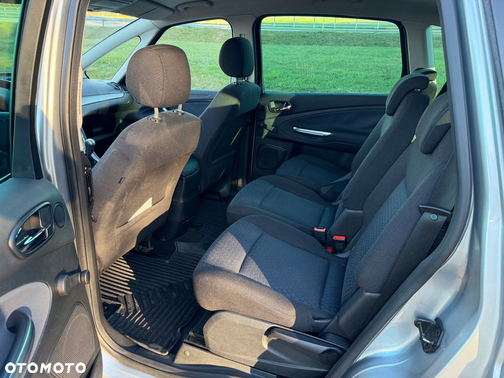 Ford S-Max - 14