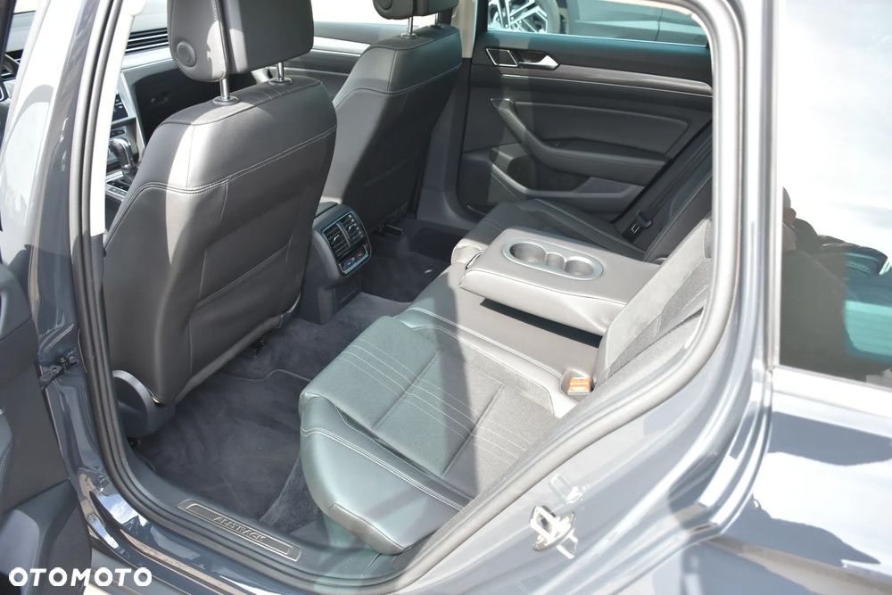 Volkswagen Passat 2.0 TDI SCR (BlueMotion Tech) 4Mot DSG Comfortline - 15