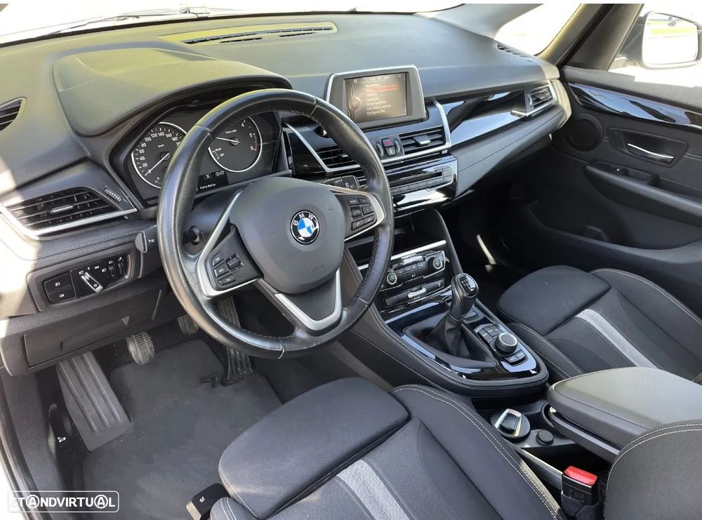 BMW 216 Active Tourer d Line Sport - 28