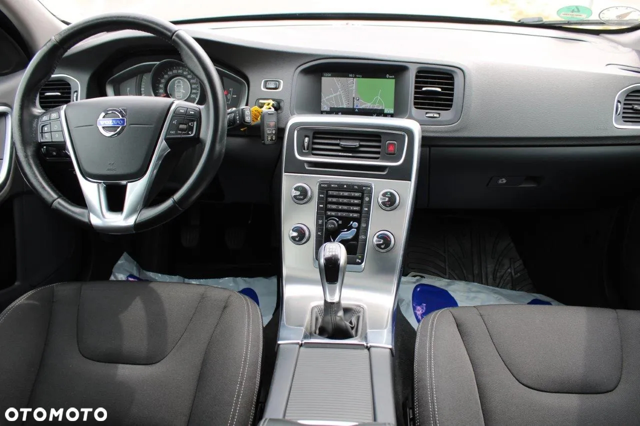 Volvo V60 D4 Summum - 17