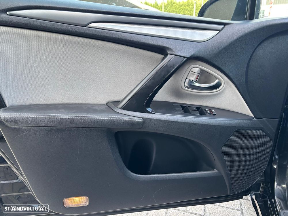 Toyota Avensis SD 2.0 D-4D Exclusive+GPS - 23
