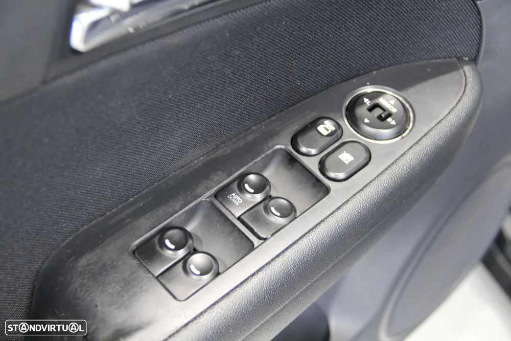 Hyundai i30 1.6 CRDI Comfort DPF - 5