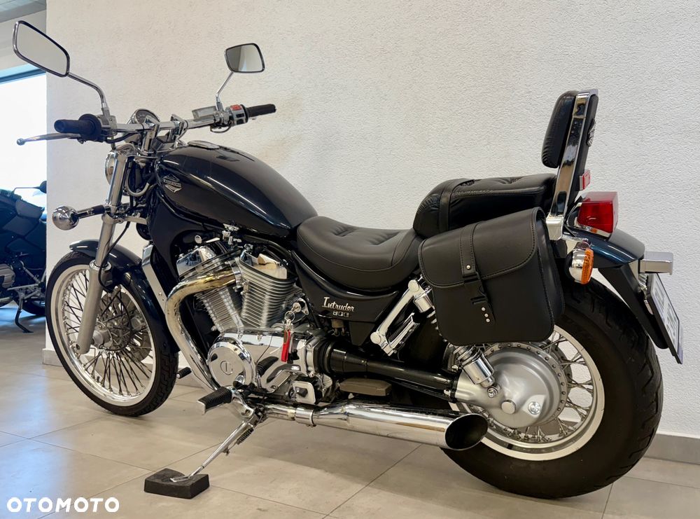 Suzuki Intruder - 6