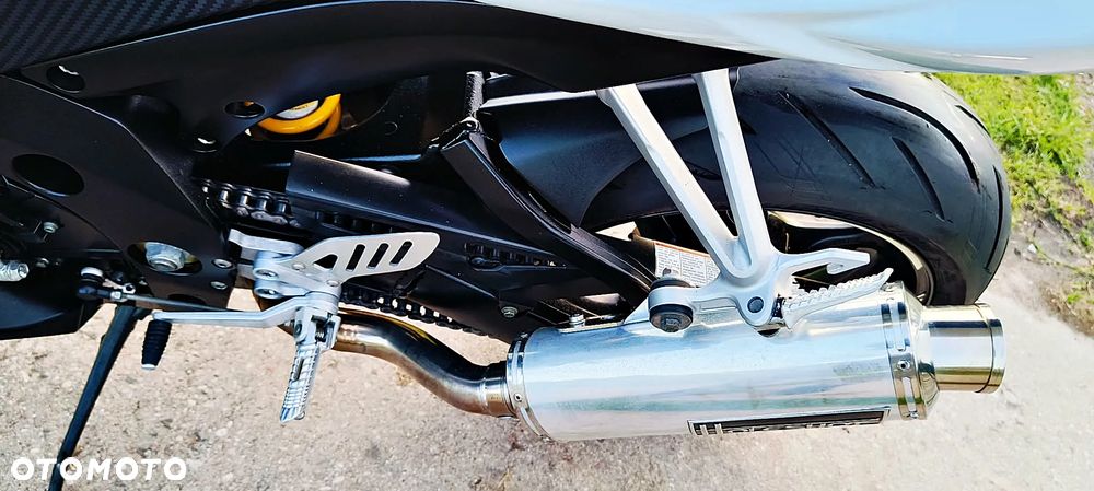 Suzuki GSX-R - 17