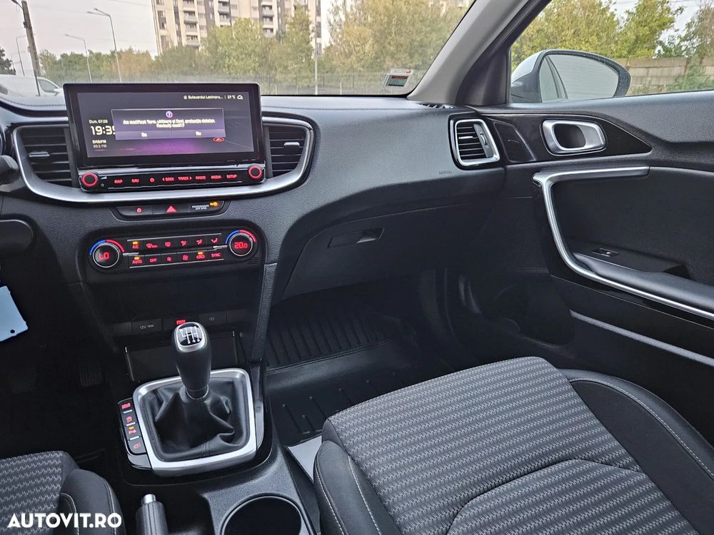 Kia Ceed 1.6 CRDi (48V Mild-Hybrid) Platinum - 5