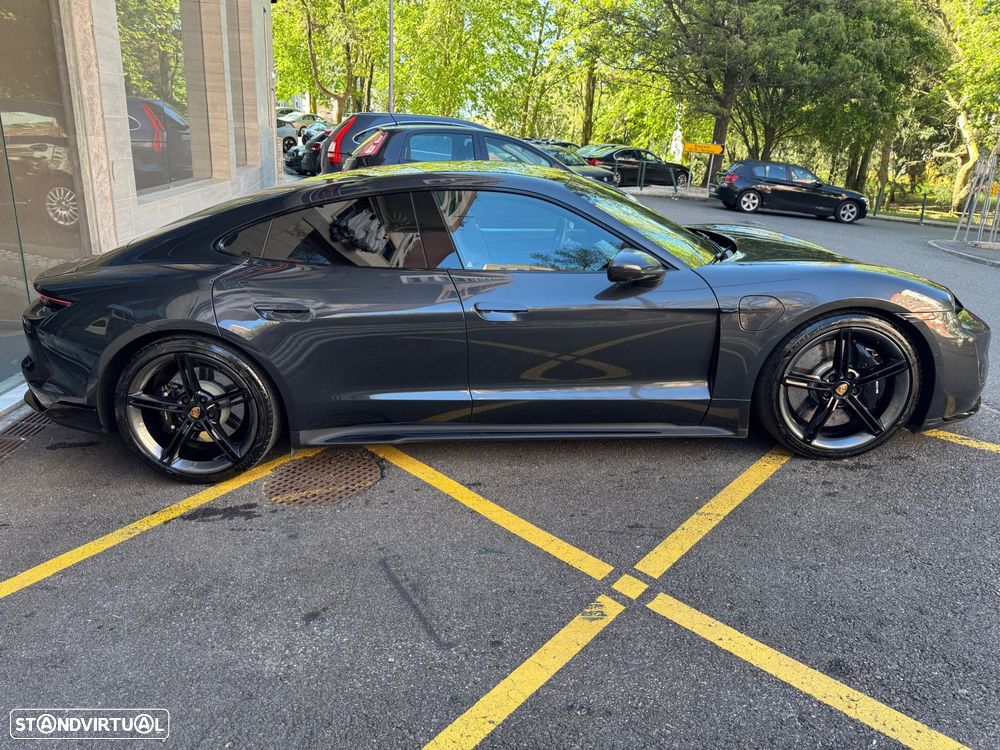 Porsche Taycan Turbo - 4