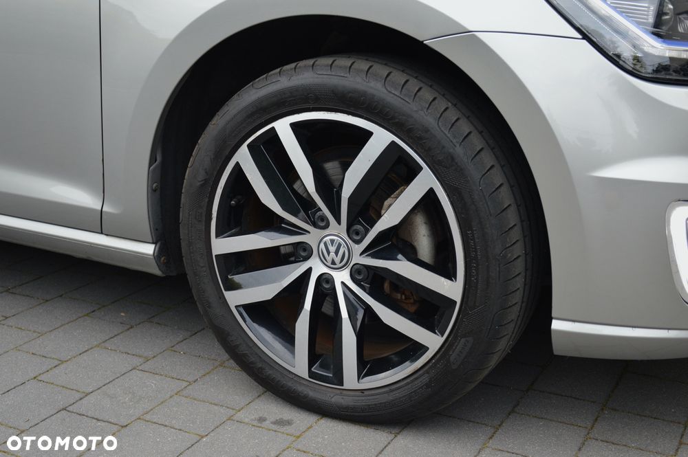 Volkswagen Golf - 37