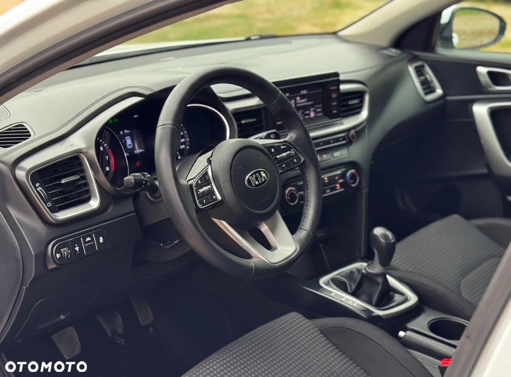 Kia Ceed 1.4 L - 15