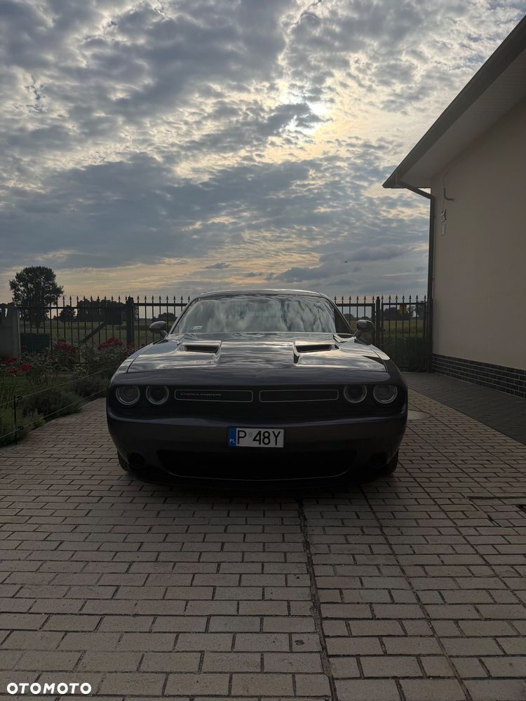 Dodge Challenger - 1