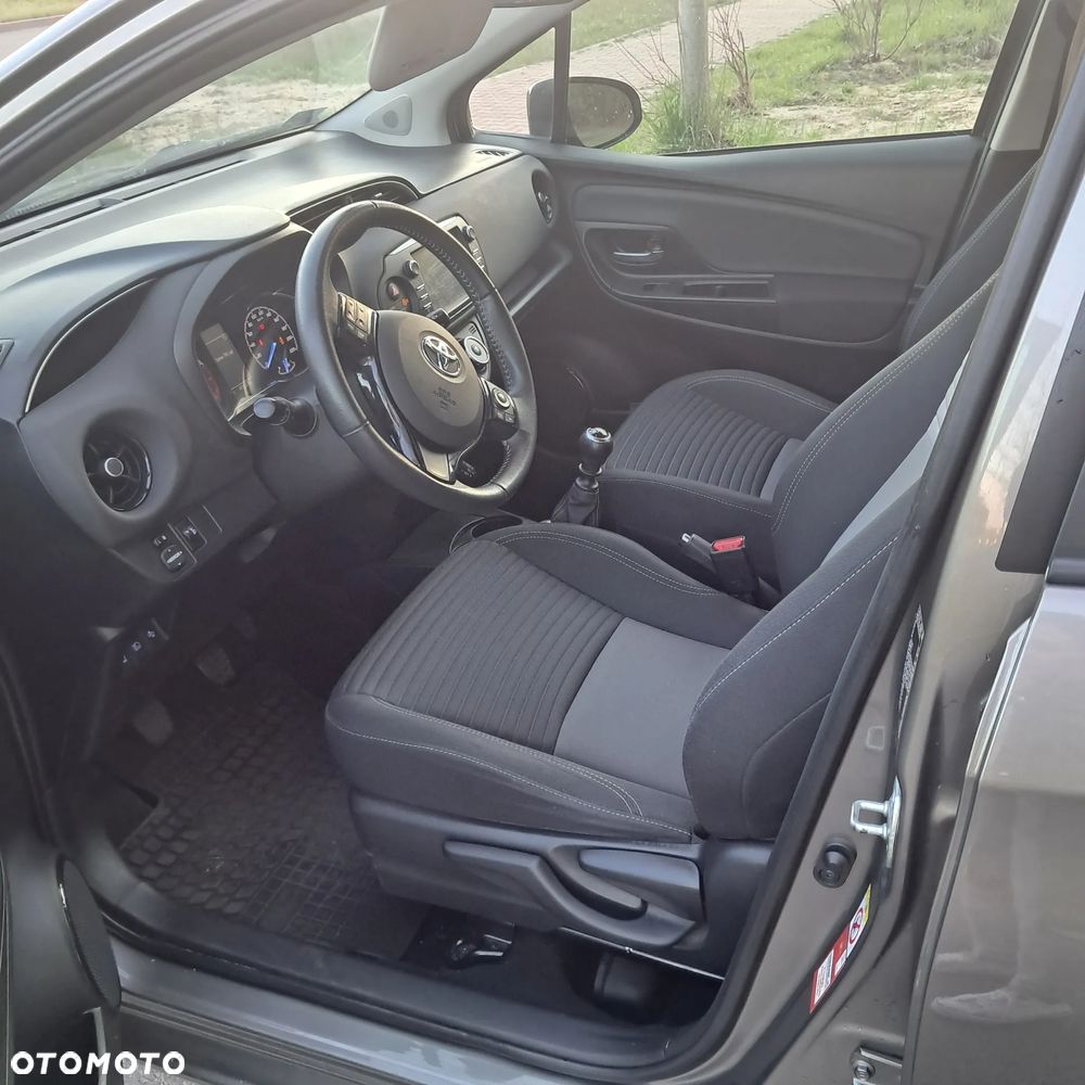 Toyota Yaris 1.5 Premium - 10