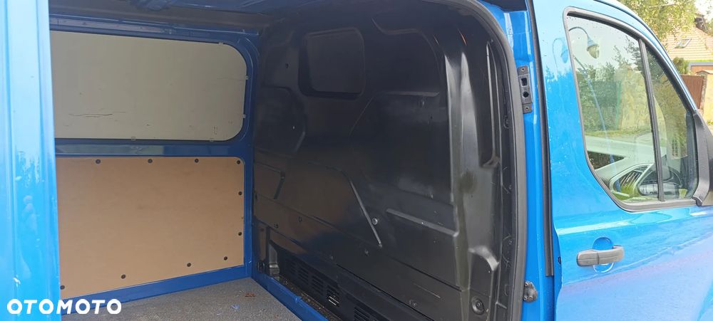 Ford Tourneo Connect - 15
