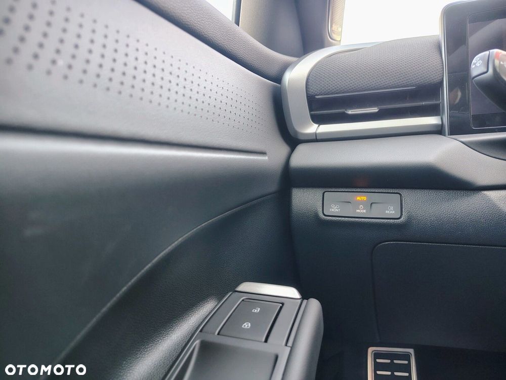 Volkswagen T-Roc - 21