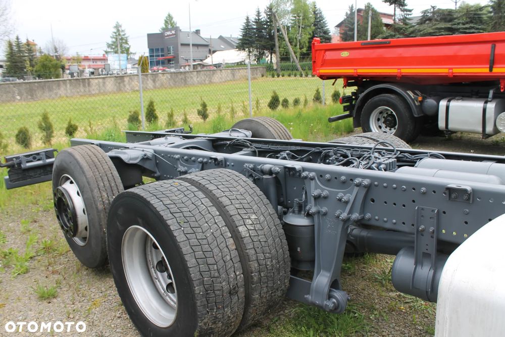 Mercedes-Benz AXOR 2536 6x2 manual - 9