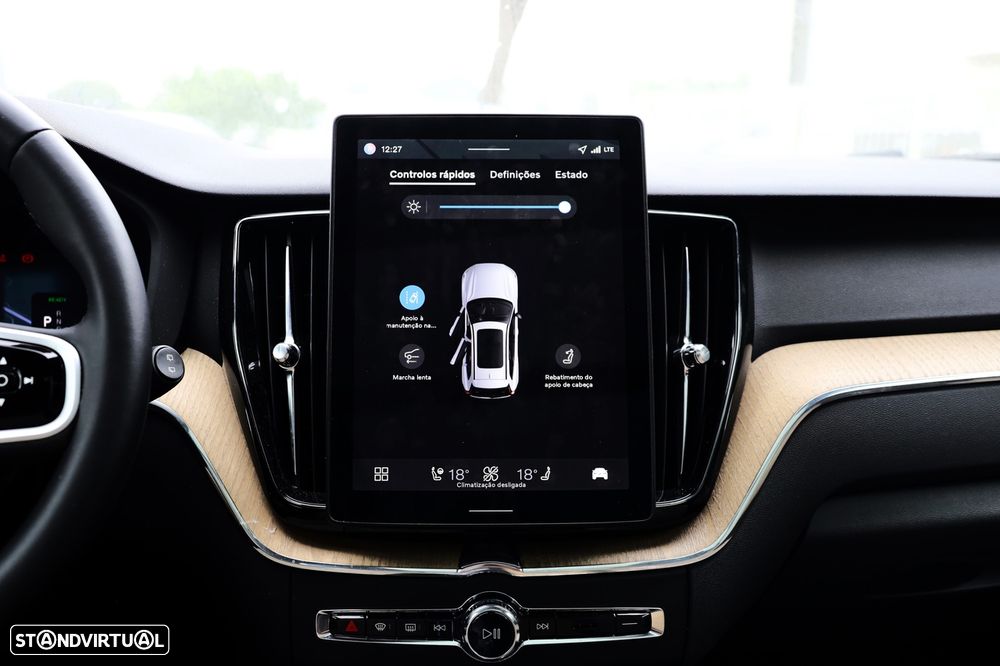 Volvo XC 60 2.0 T6 PHEV Plus Dark AWD - 26