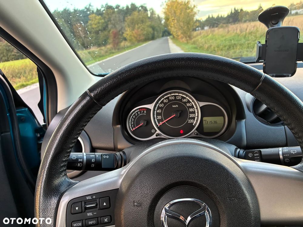 Mazda 2 - 10