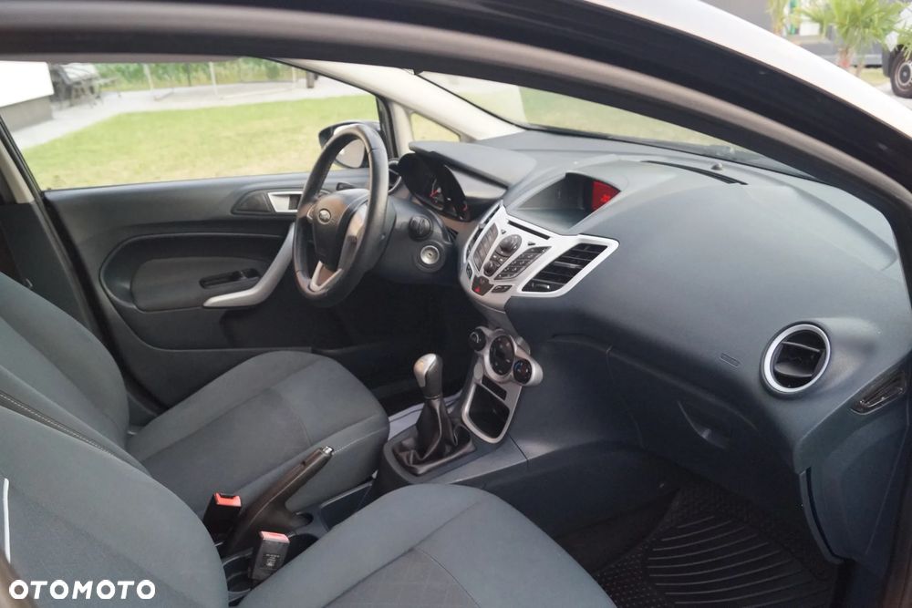 Ford Fiesta 1.25 Ghia EU5 - 32