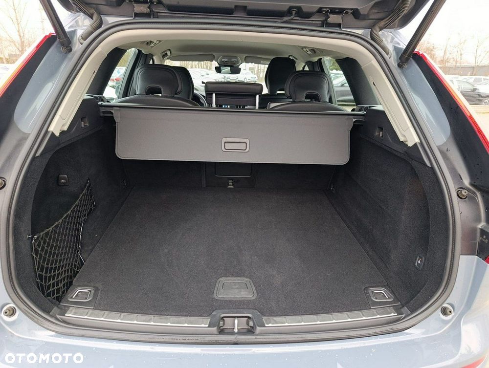 Volvo XC 60 B4 D AWD Plus Bright - 16
