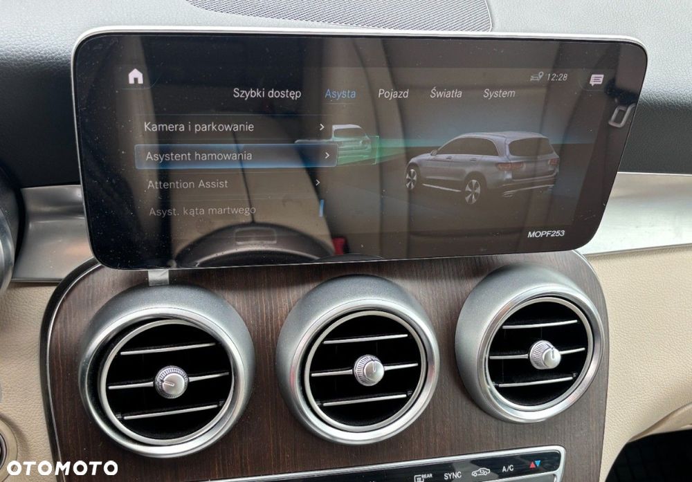 Mercedes-Benz GLC - 16
