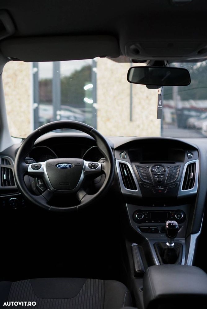Ford Focus - 28