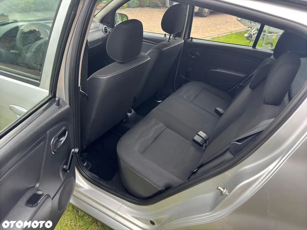 Dacia Sandero Stepway 1.6 - 7