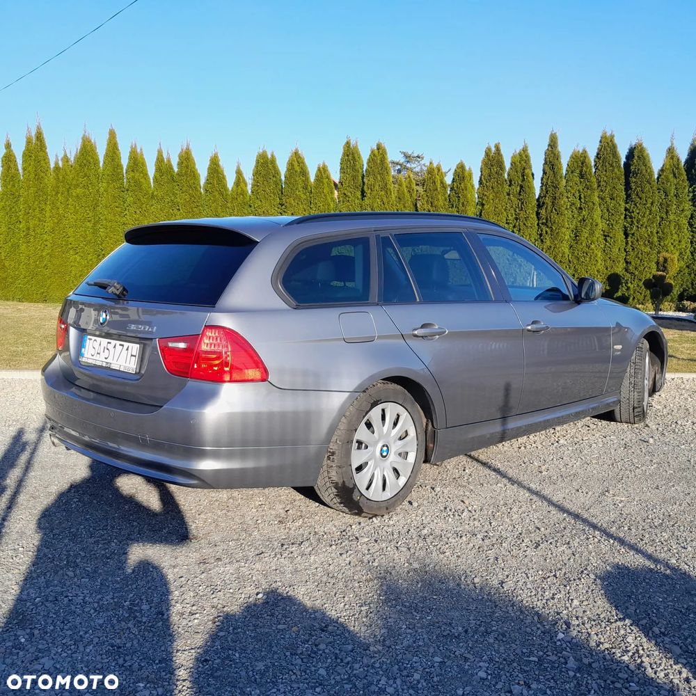 BMW Seria 3 320d xDrive - 2
