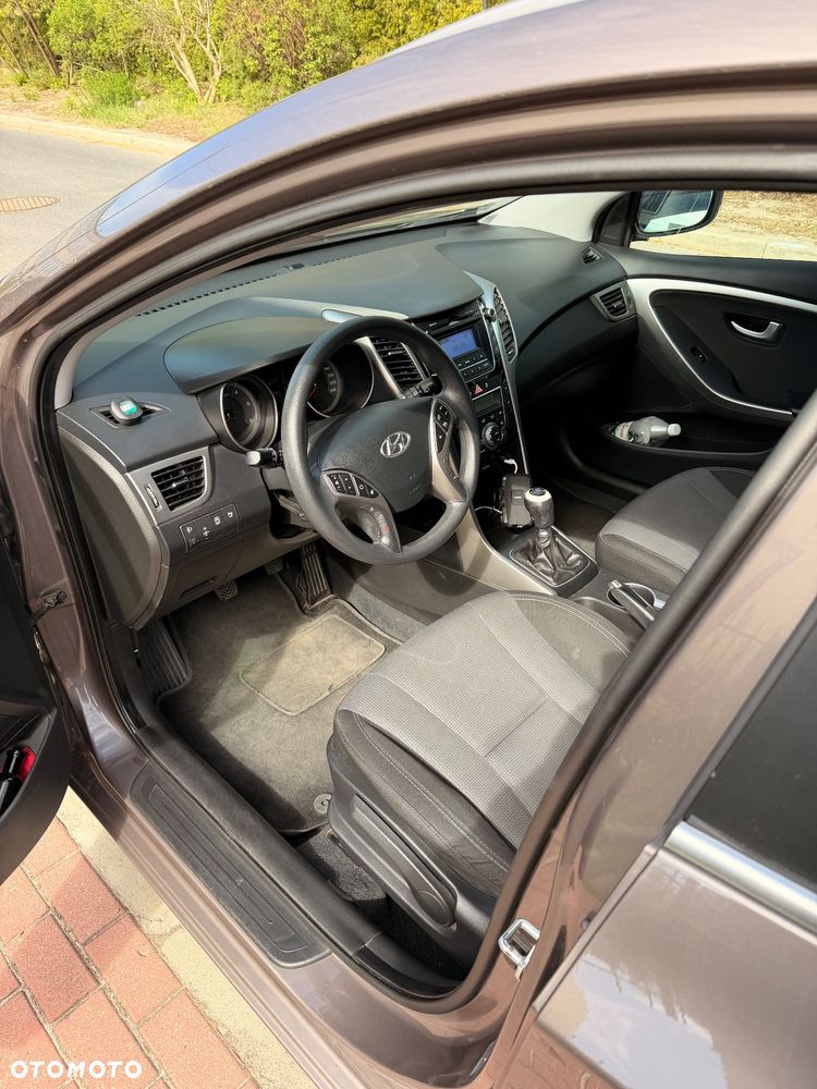 Hyundai i30 blue Kombi 1.6 CRDi Style - 8