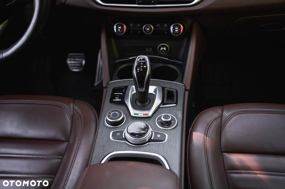 Alfa Romeo Stelvio - 27